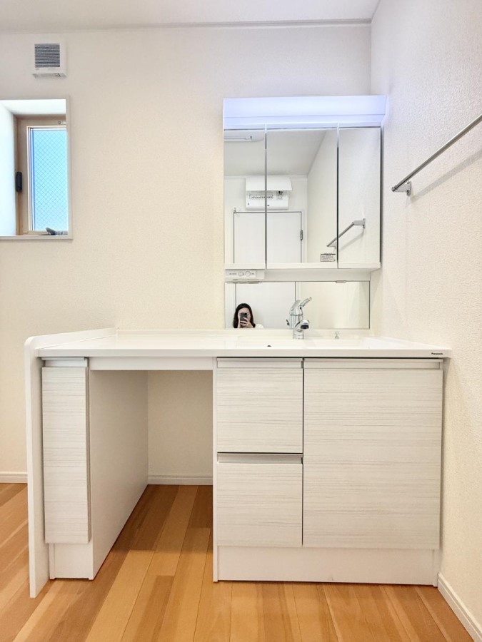 ���ʑ�E���ʏ� A����  �����̏������X���[�Y�ɂł���L���ł�