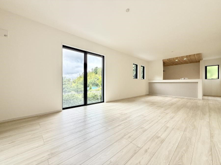 ���r���O 1����  �����S�n�̂����A���z�̃��r���O