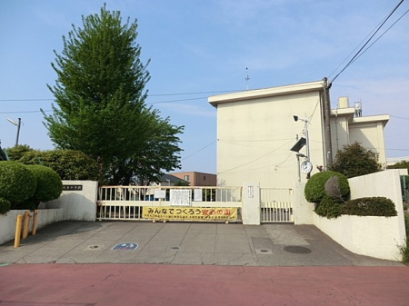 ���ӊ� ���w�Z 300m �����s���V�䏬�w�Z
