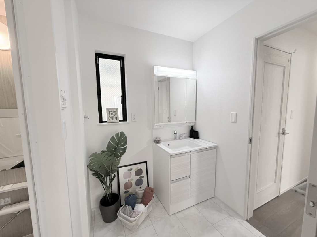 ���ʑ�E���ʏ� A����  �����̏������X���[�Y�ɂł���L���ł����f�ڂ̉Ƌ�̓C���[�W�ł�
